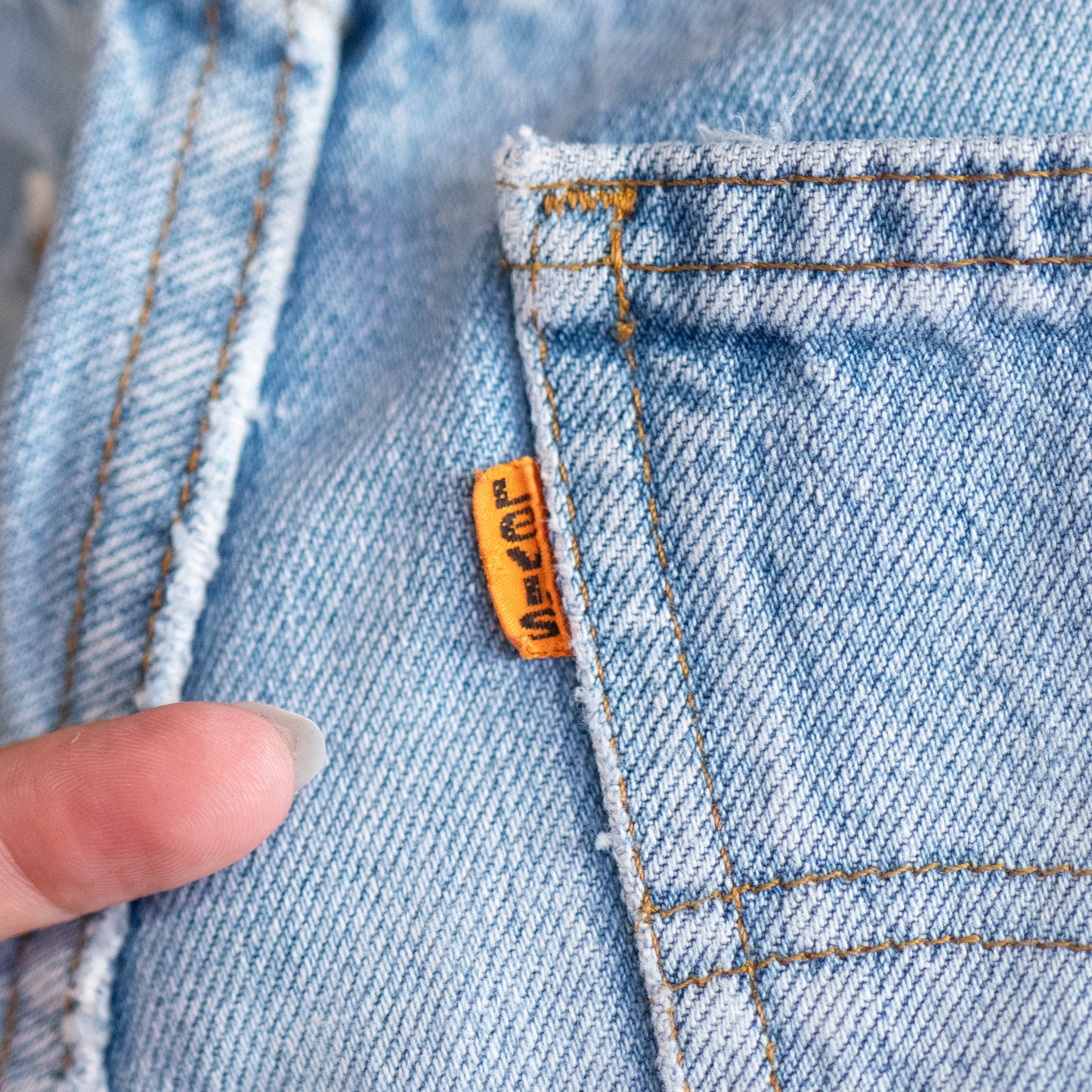 vintage 70s orange tab distressed levi jeans / 29x28