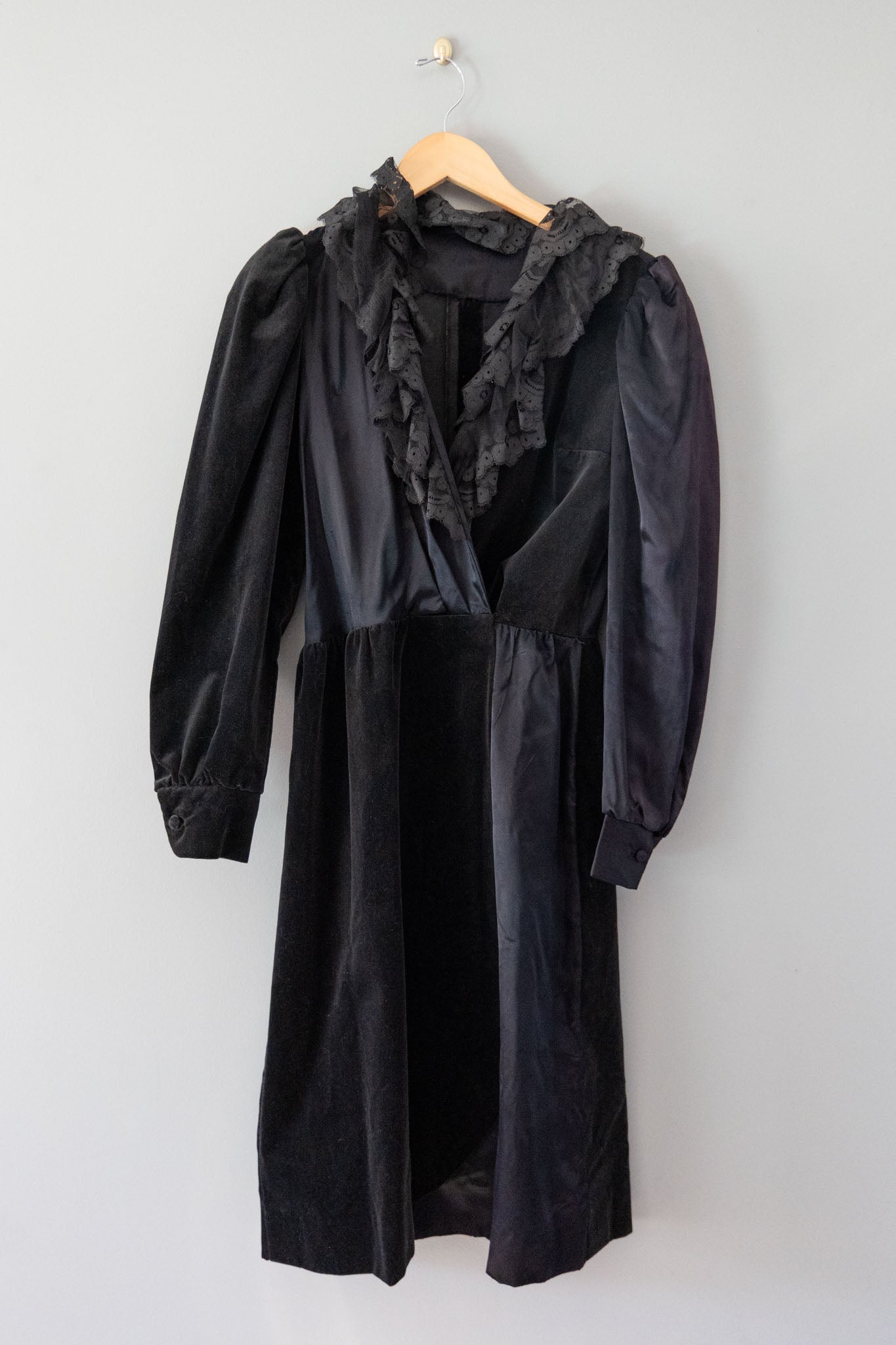 maison d' ellas haute couture vintage 60s velvet satin wrap dress with lace collar