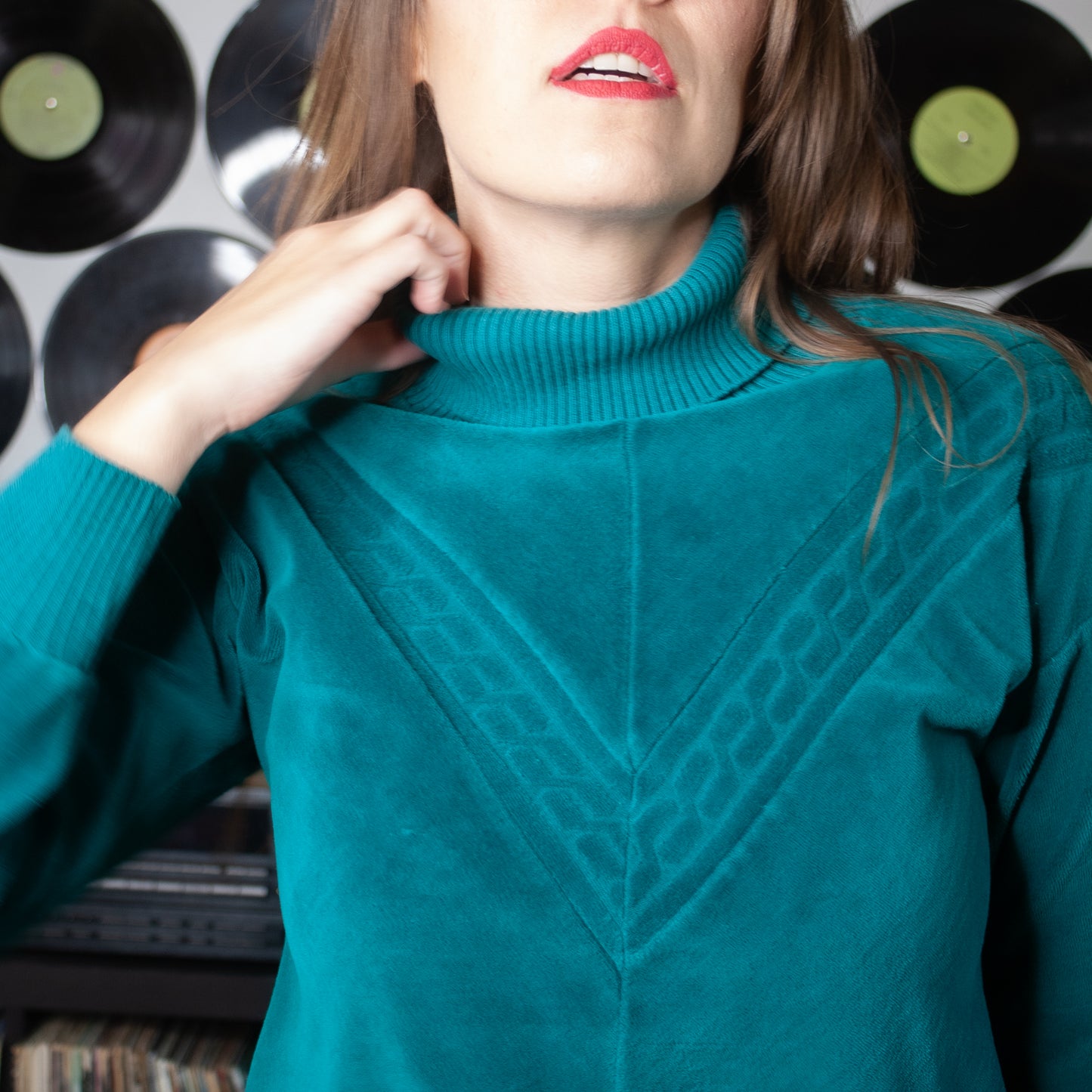 vintage 80s emerald green velvet turtleneck sweatshirt
