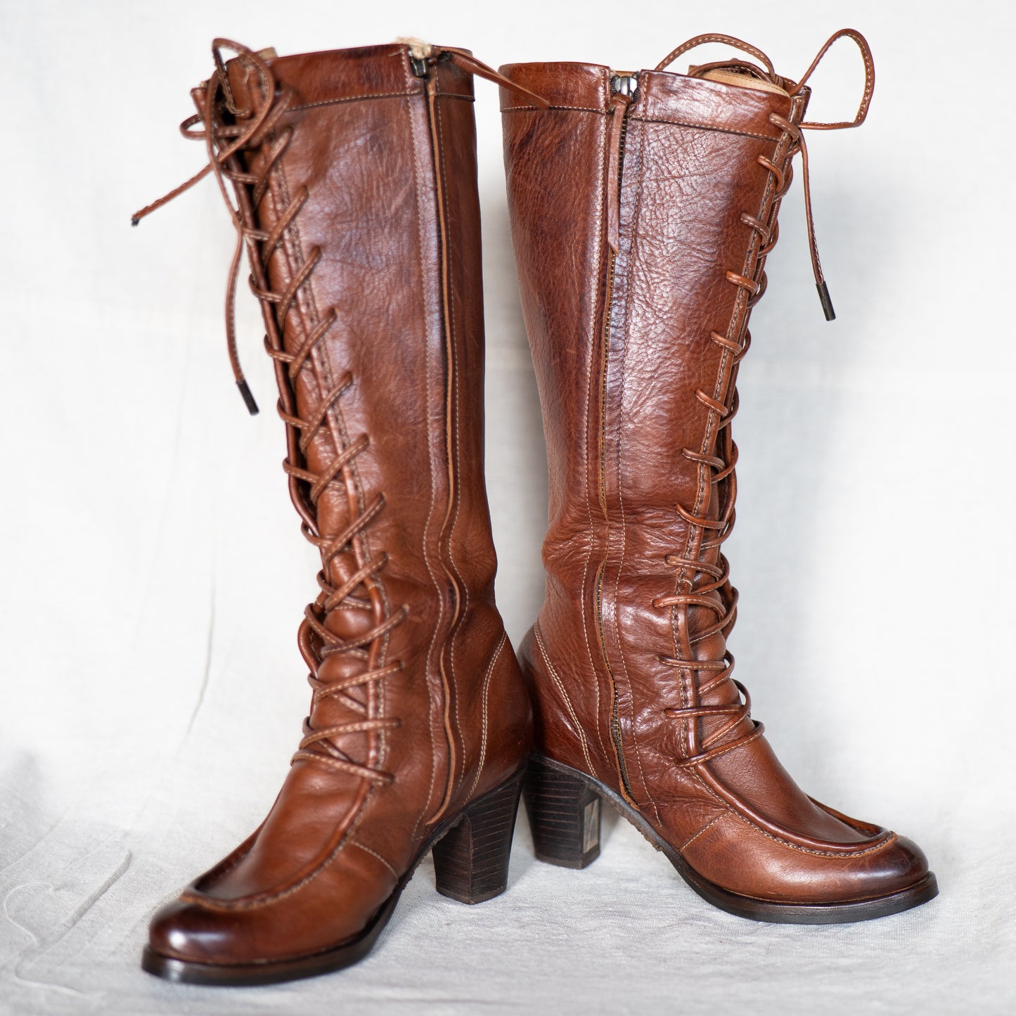 vintage 80s FRYE lace up tall leather boots / size 5.5