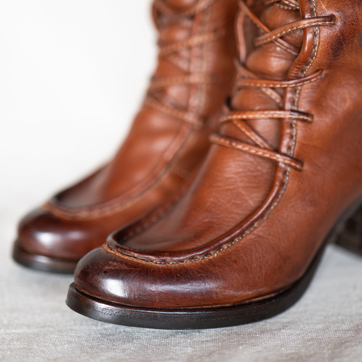 vintage 80s FRYE lace up tall leather boots / size 5.5