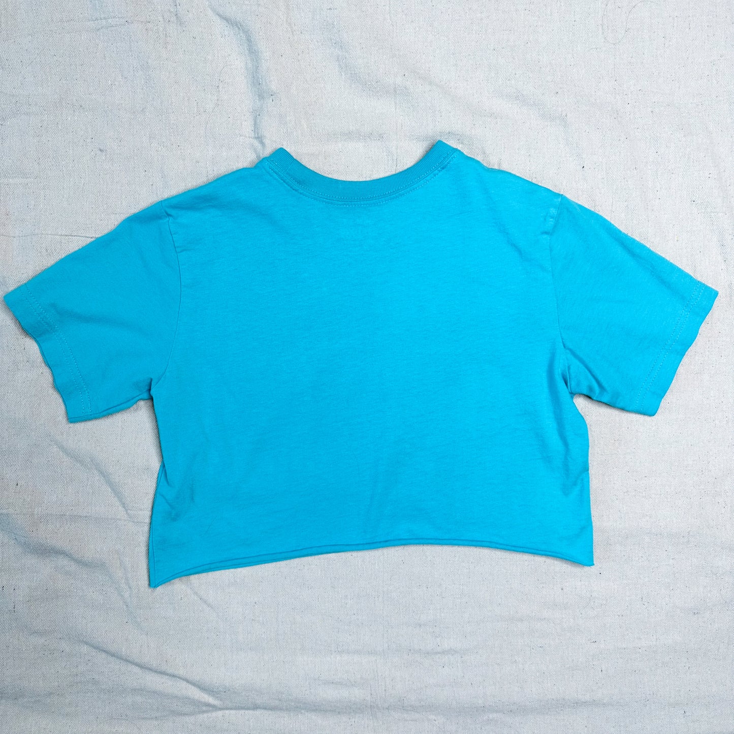 VINTAGE BABE turquoise crop tee