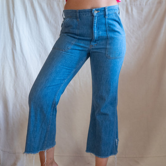 vintage 70s LEE cutoff crop flood jeans / 32x25